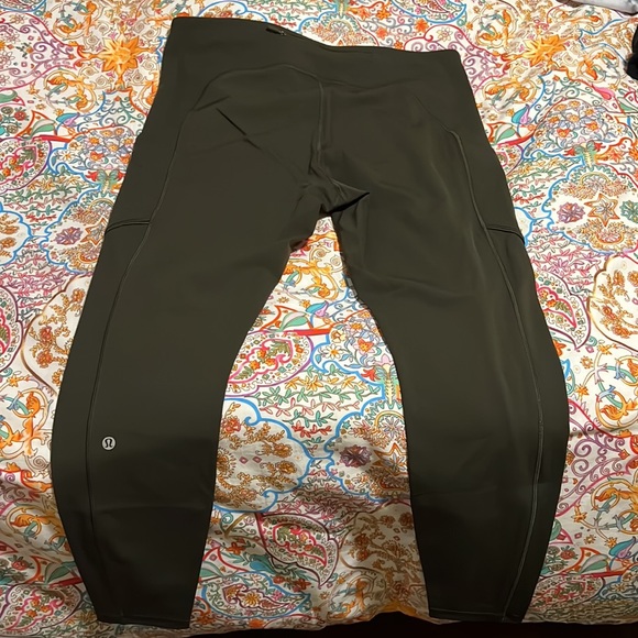 SOLD - Lululemon Speed Up Tight *Full-On Luxtreme 28" - Picture 2 of 2